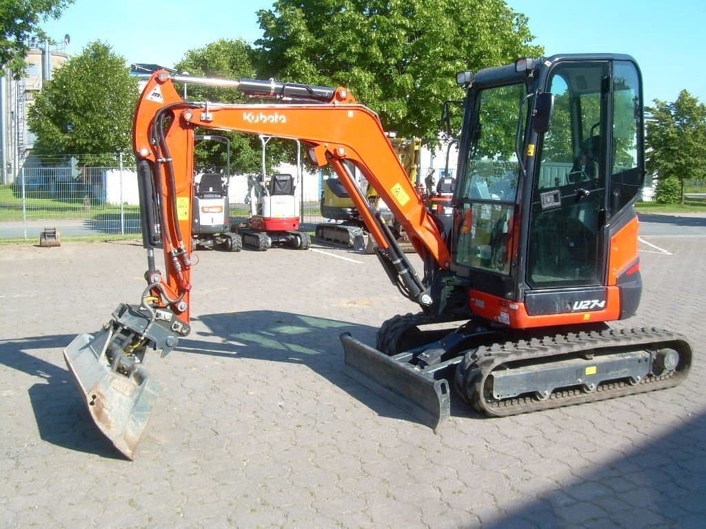 Kubota U 27-4
