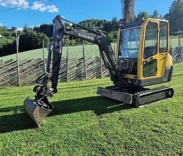 MINI PELLE  VOLVO EC20B / 2 TONNES