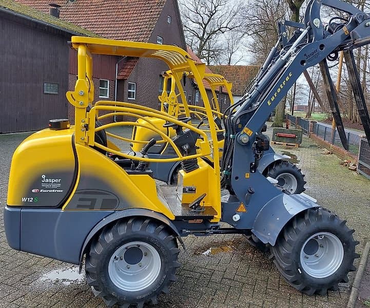 Eurotrac W12S – 2025 · 1 h