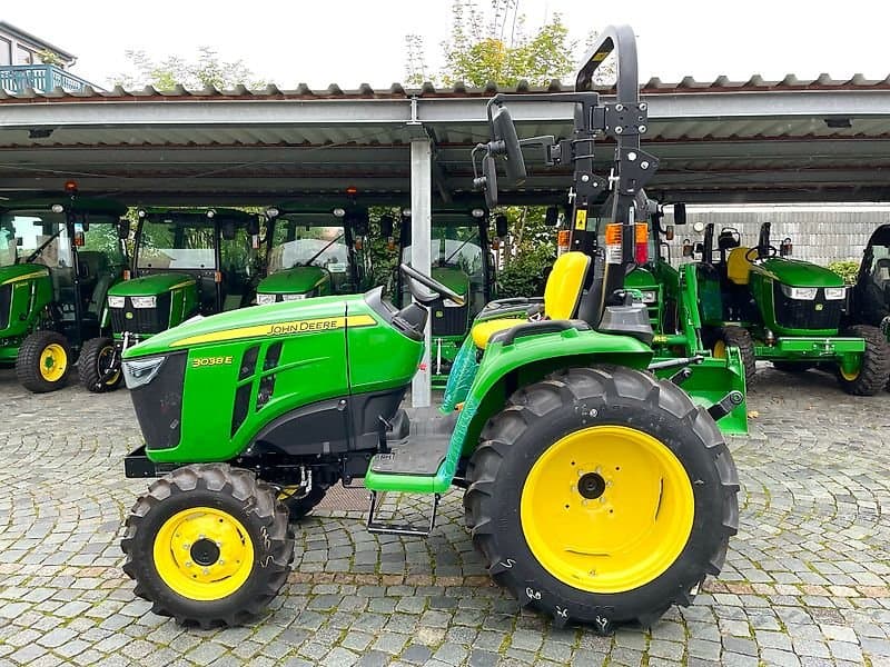 John Deere 3038E – 1 h