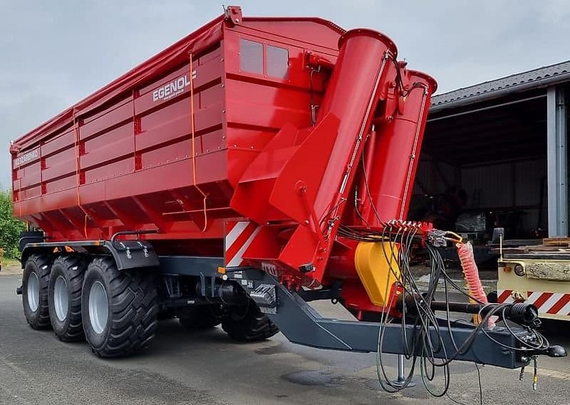 Kobzarenko Überladewagen Tridem PBN-36 (36 m³ Ladvolumen, Lenkachse)