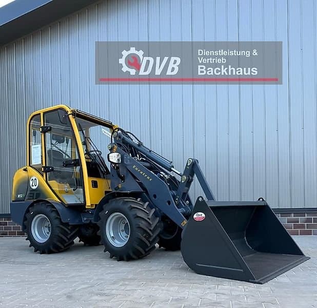Eurotrac W12CS mit Vollkabine und Euroaufnahme Hoflader, Radlader