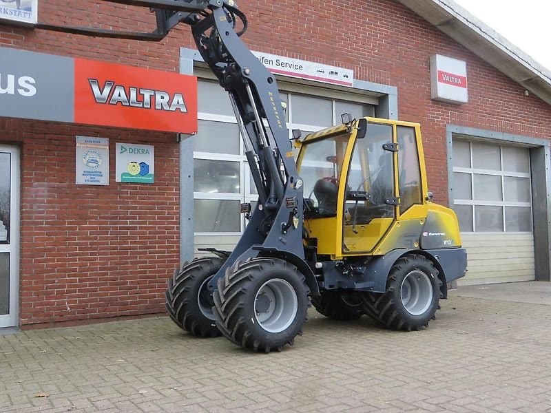 Eurotrac W13 mit Vollkabine und Euroaufnahme Hoflader, Radlader