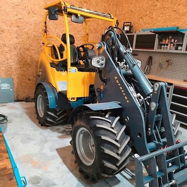 Eurotrac RADLADER W 12 Schutzdach Finanz.möglich Hubkraft