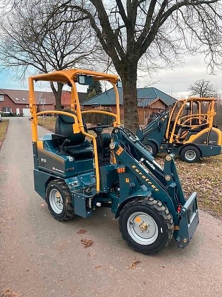 Eurotrac W10 - Schutzdach abnehmbar - Hubkraft 800kg - Kipplast 6