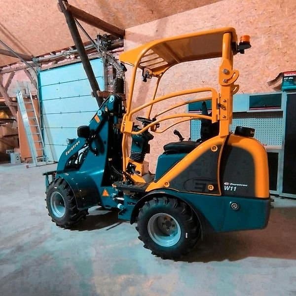 Eurotrac W11 Schutzdach Hoflader, Minilader Komplett inkl.Schaufel und Palettengabel