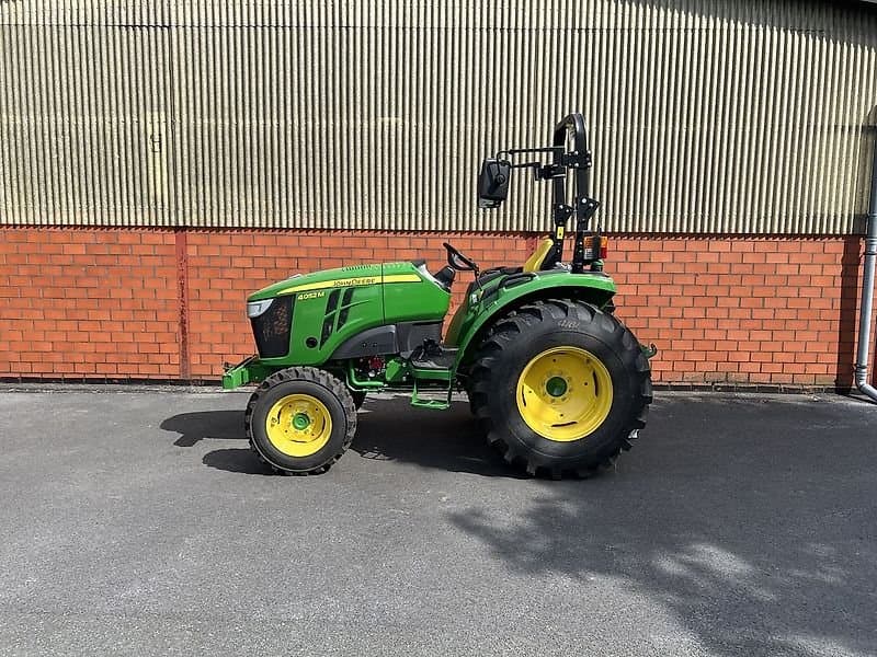 John Deere 4052M – 2023 · 2 h