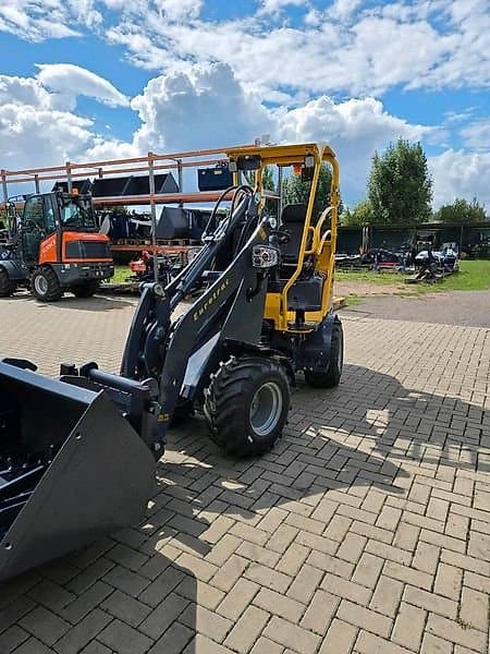 Eurotrac W11 Radlader , Hoflader – mit Schutzdach, sofort verfügbar