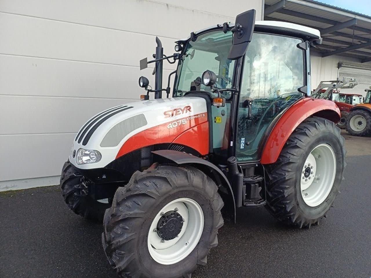 Steyr KOMPAKT 4075 S – Traktoren