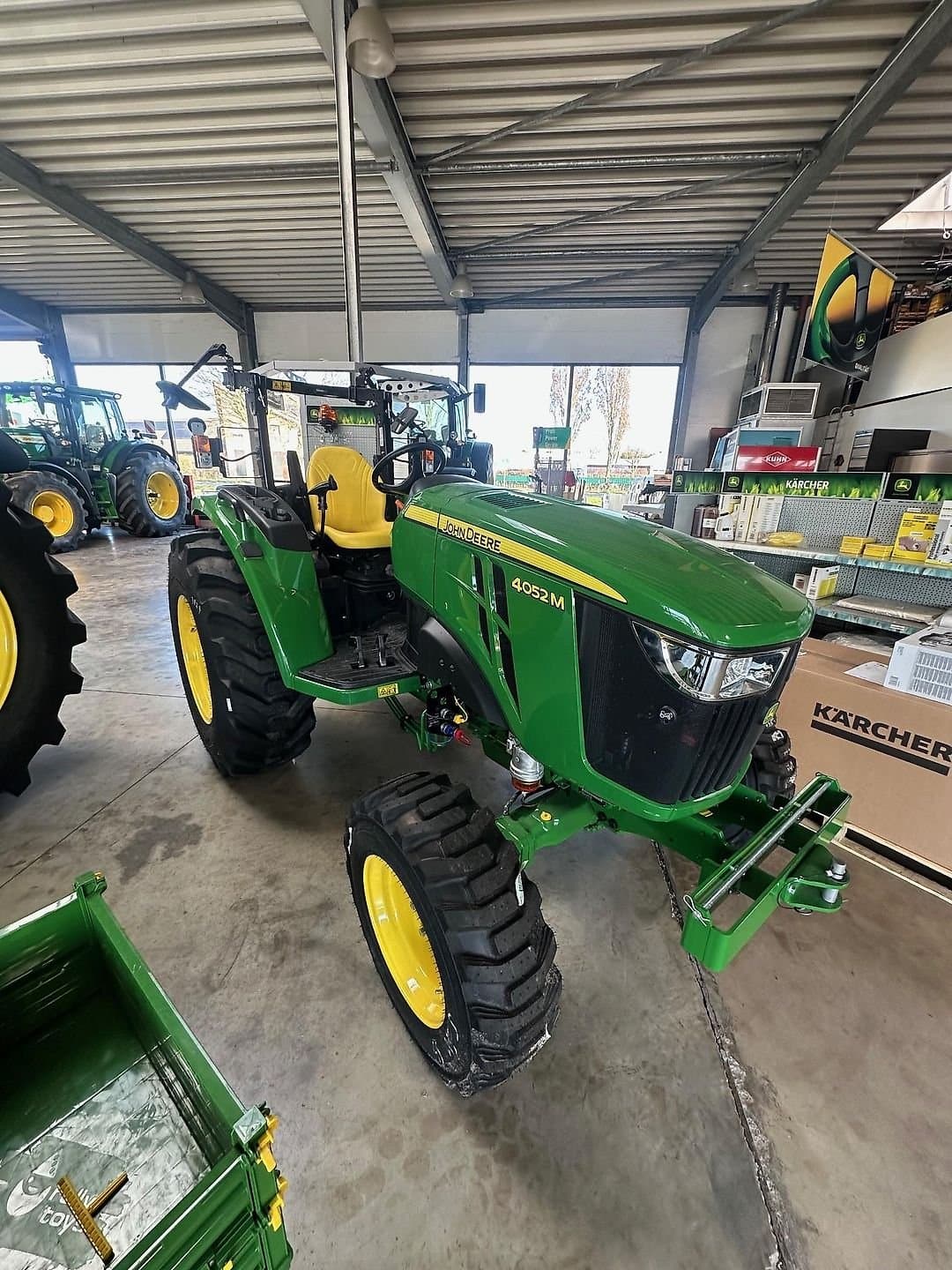 John Deere 4052M – Kompakttraktoren · 51 PS
