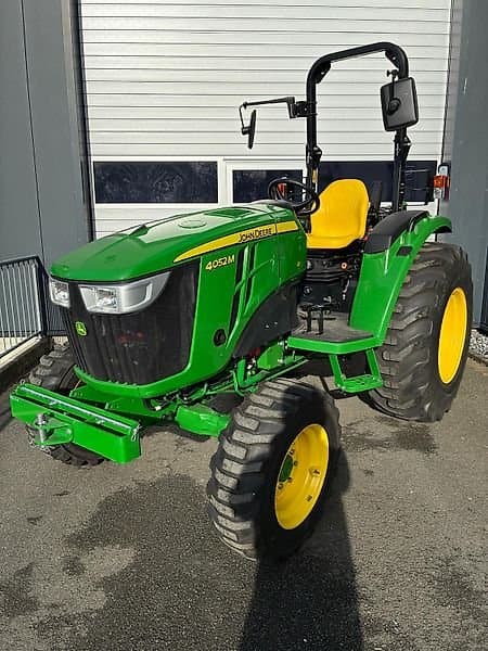 John Deere 4052M – 4 h · Kompakttraktoren