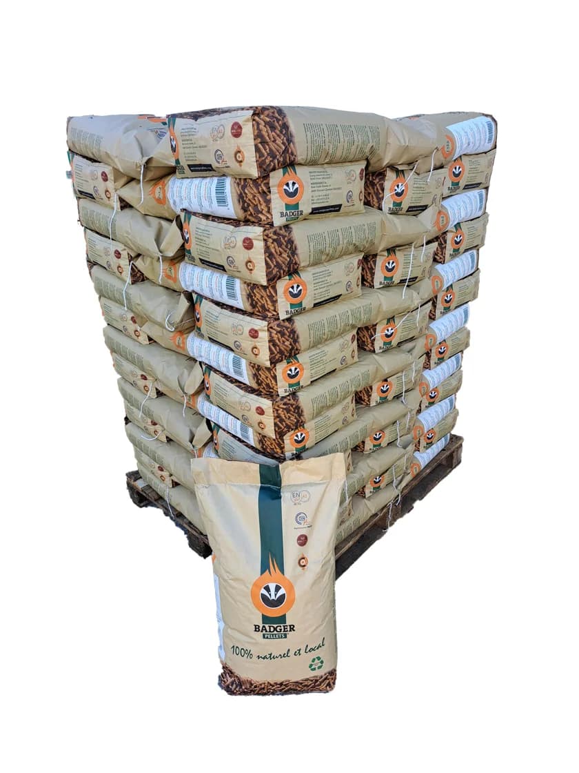 BADGER Holzpellets – 100 % naturbelassen, 100 % harzhaltig, Palette 65 Säcke à 15 kg