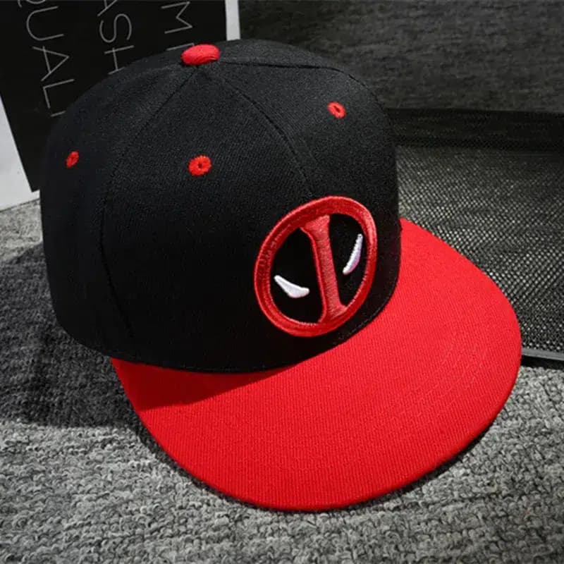 Casquette Deadpool (Modèle: Noir et Rouge)