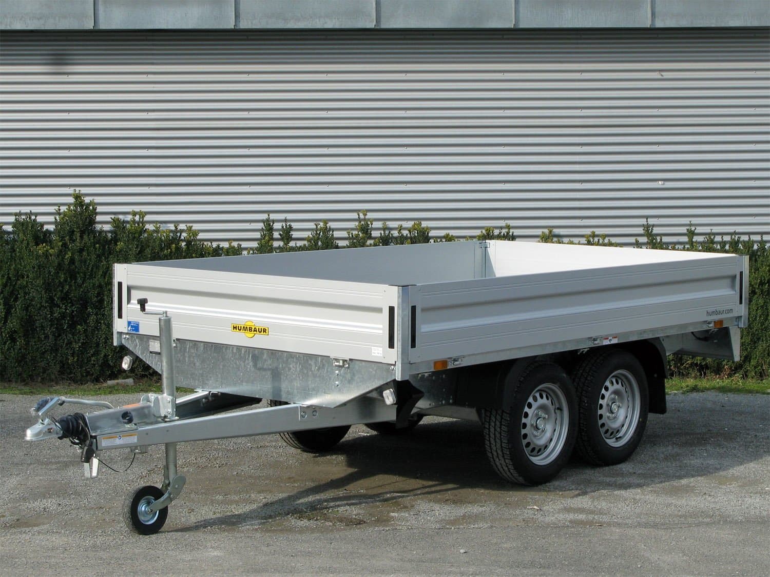 Humbaur-Pritschenanhänger HT253121 mit 10 Zurrösen