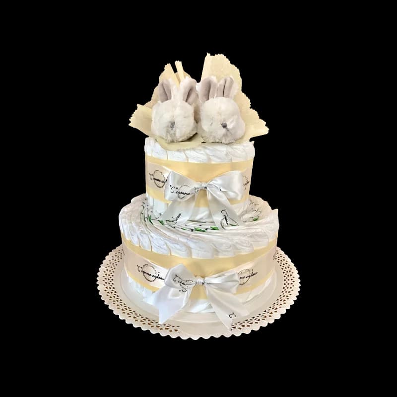 Gâteau de couches et ses chaussons beiges