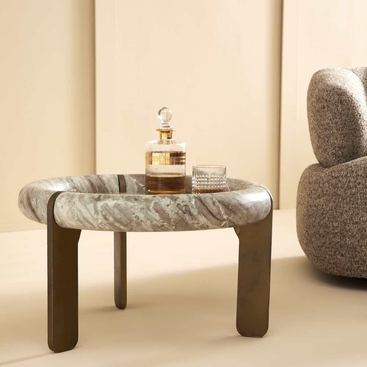 Petite table basse en marbre et métal PROSPER - Calicosy