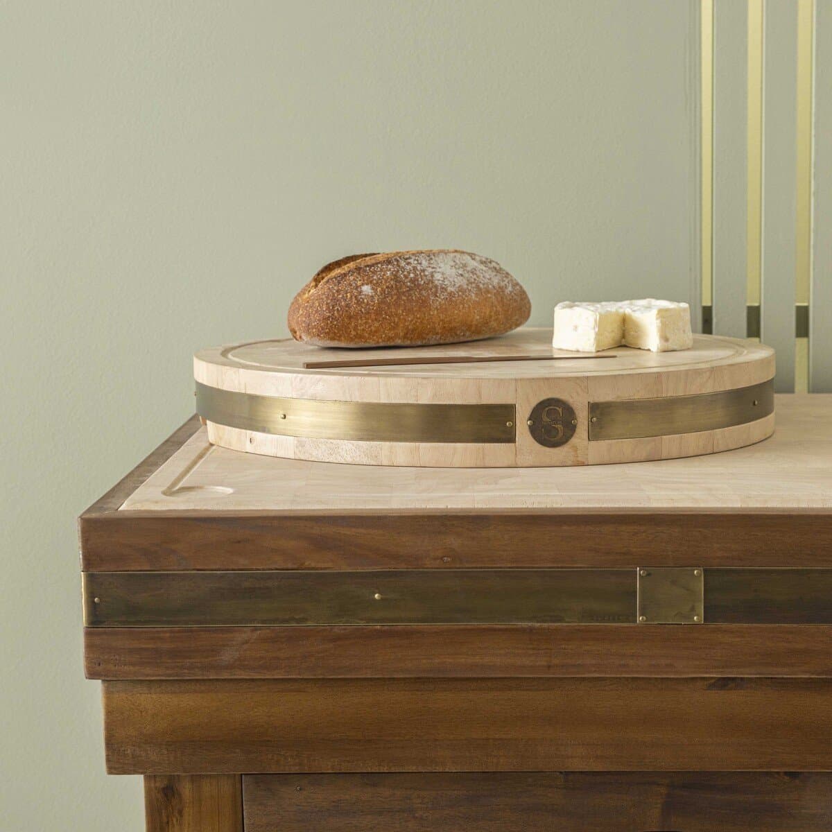 Planche à découper ronde en hévéa massif - AUDE - Calicosy