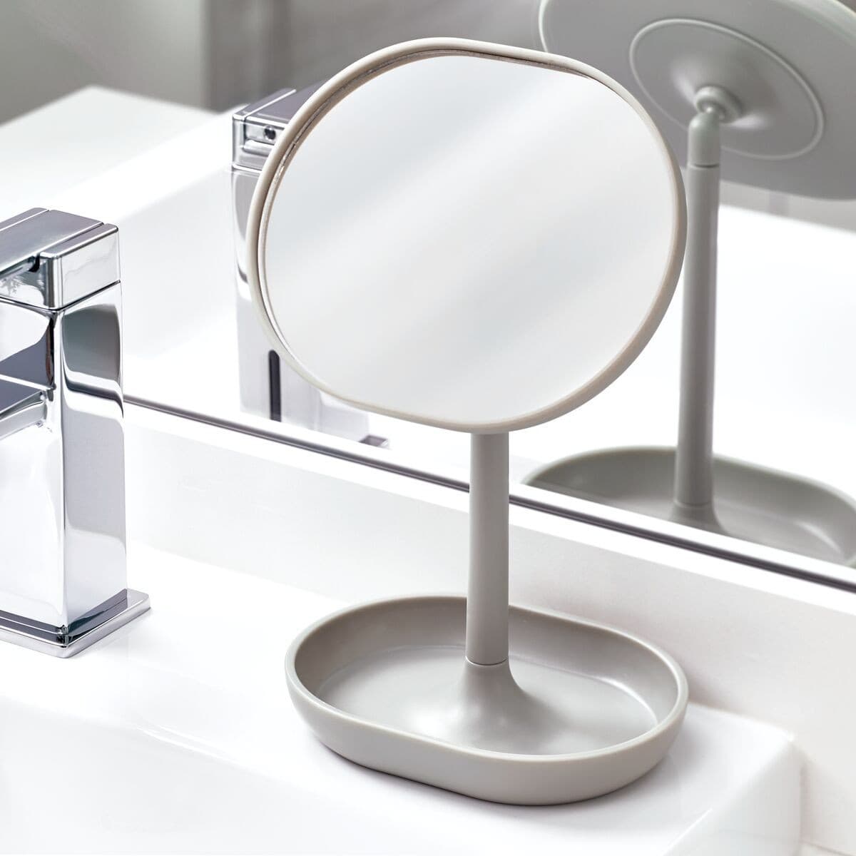 Miroir pour maquillage porte bijoux - Couleur : Gris clair - Métal - Calicosy