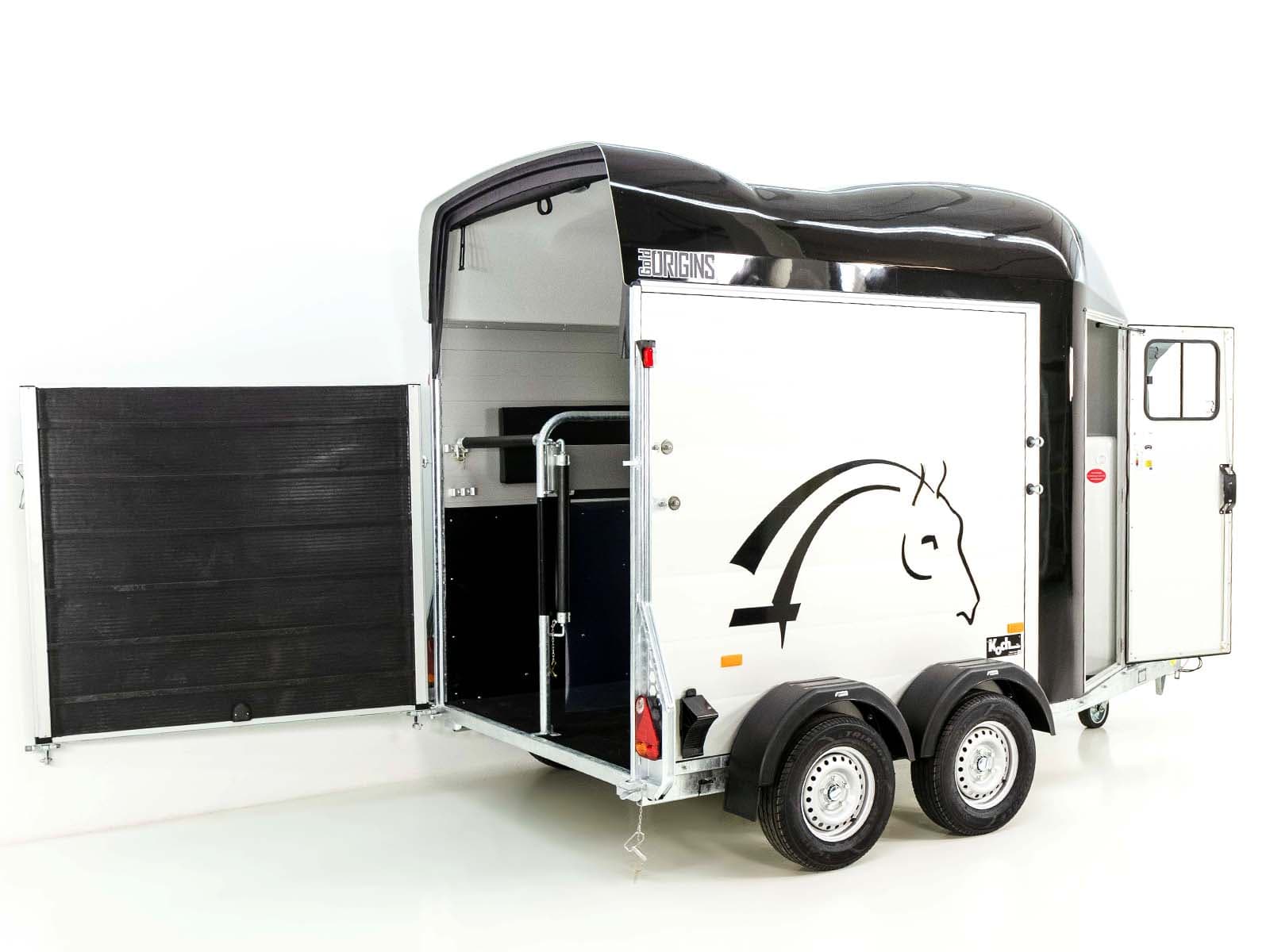 Pferdeanhänger  Cheval Liberte GOLD Origins| Sattelkammer| schwarz