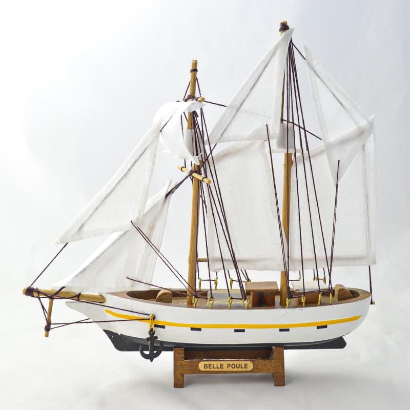 Maquette en bois navire la "Belle Poule"