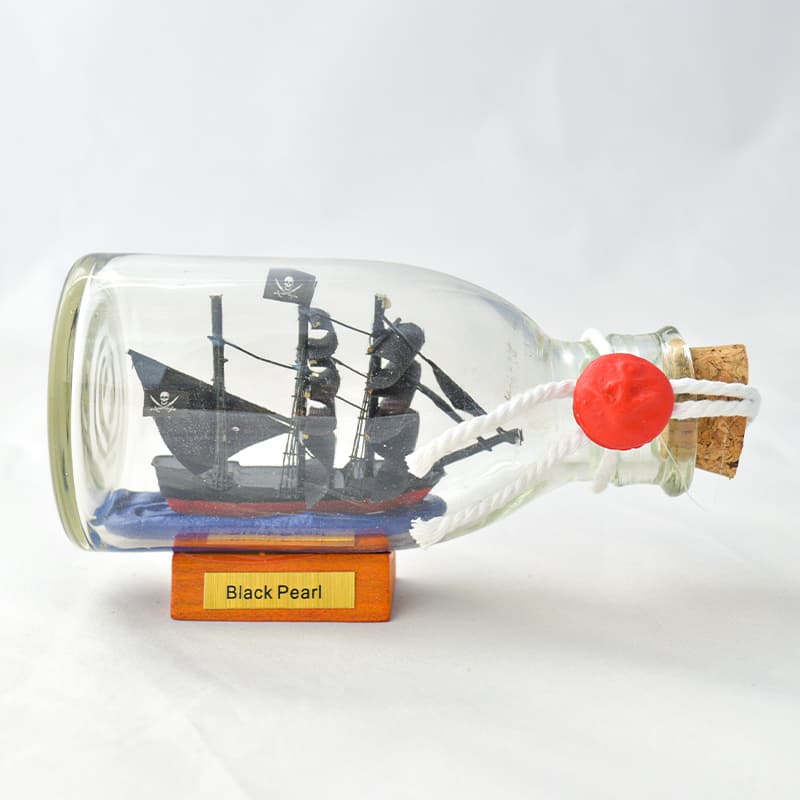 Bateau pirate en bouteille le "Black Pearl"