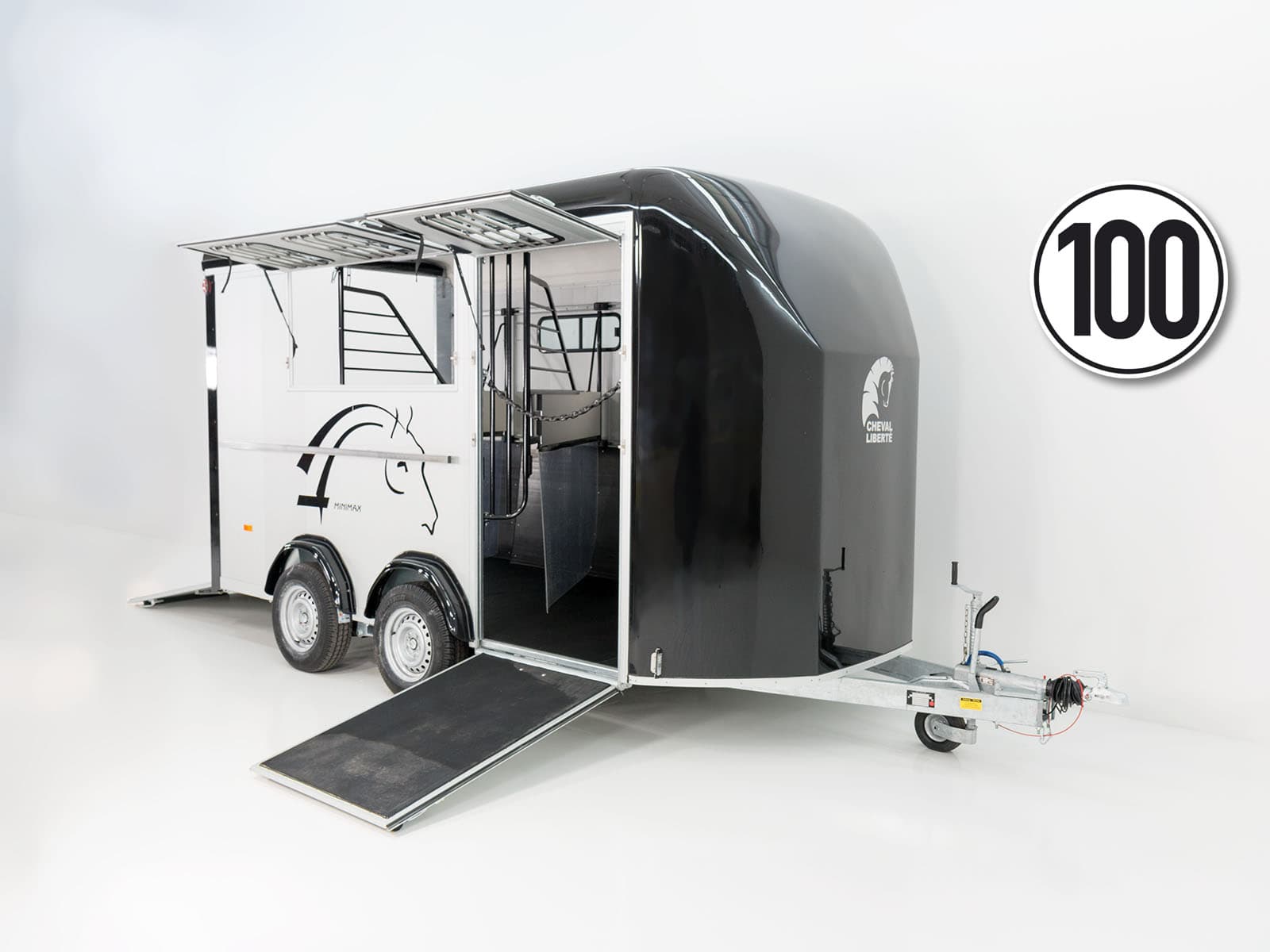 Cheval Liberte Pferdeanhänger Maxi 3 | 3 Pferde | Pullmann 2 Fahrwerk | schwarz-Neu