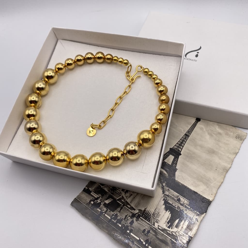 Collier PERLES dorées ras de cou rigide et ajustable