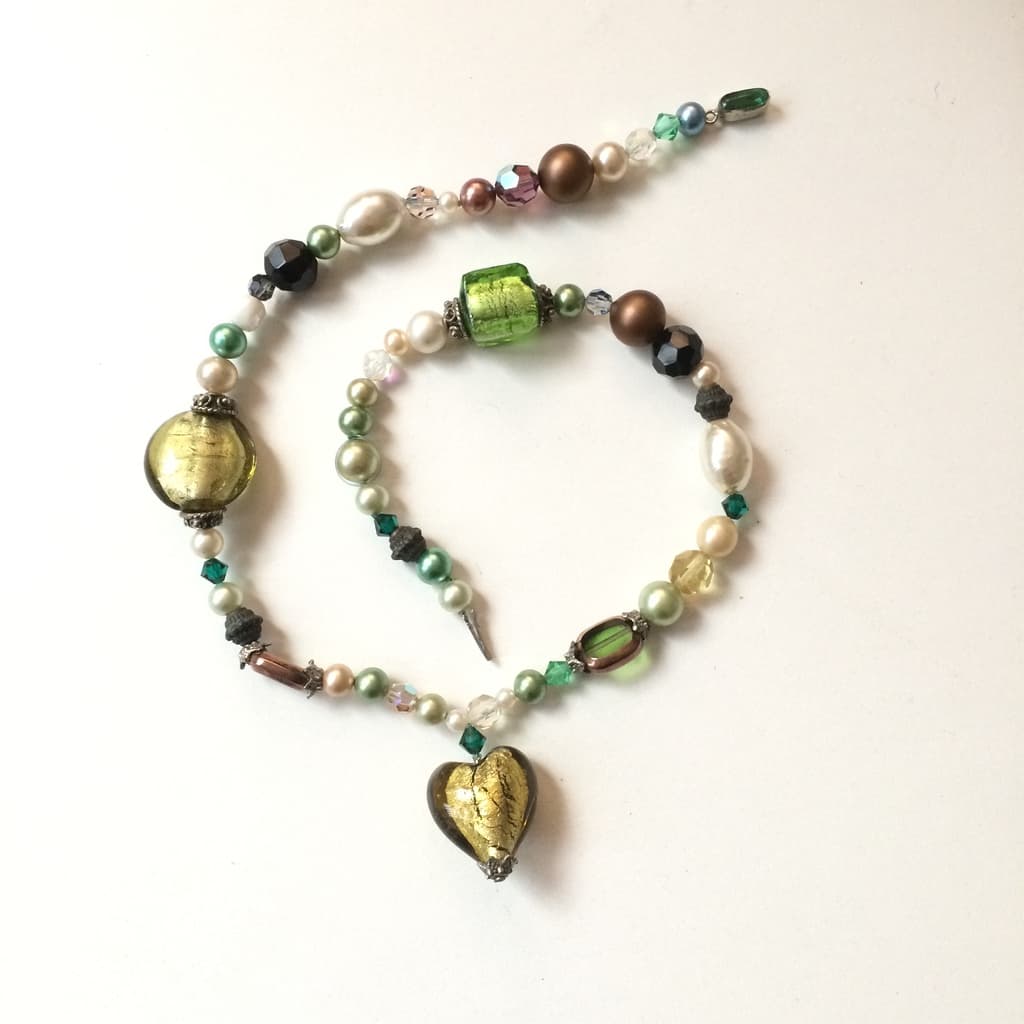 Collier Pendentif Coeur en perle de verre Murano - Vert olive