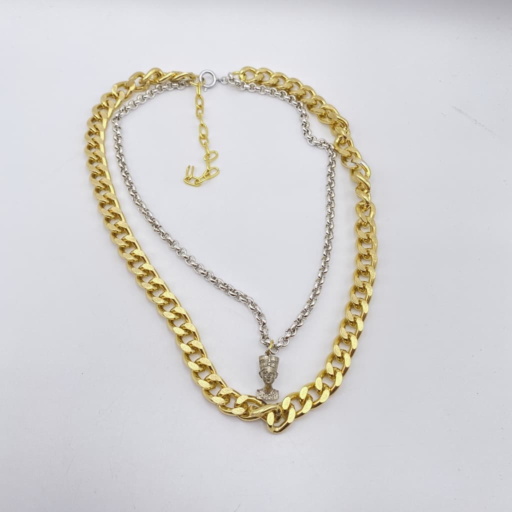 Collier multi-chaines avec pendentif NEFERTITI