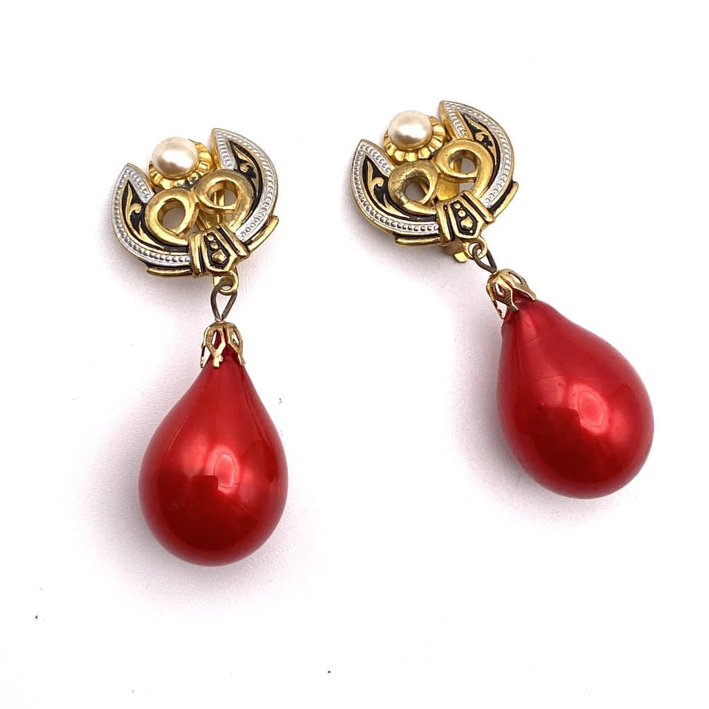 Boucles d'oreilles clip avec pendant goutte rouge