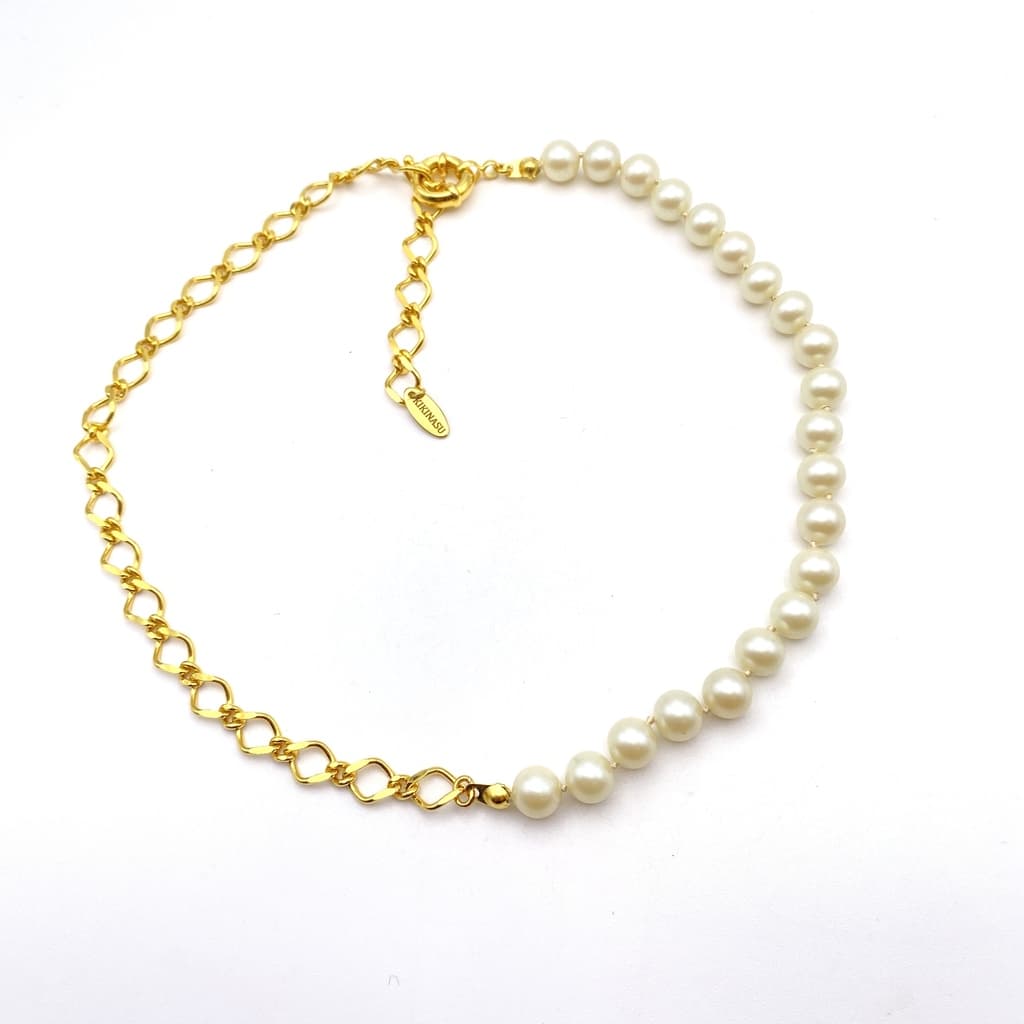Collier ras de cou avec chaine et perles