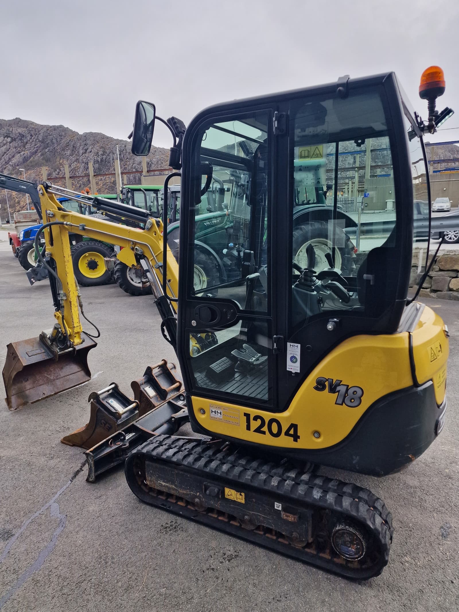 Yanmar SV18 (2 toneladas)-Novo