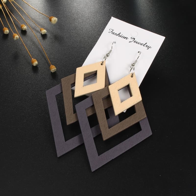 Boucles d'oreilles bois en forme de losanges superposés Marron
