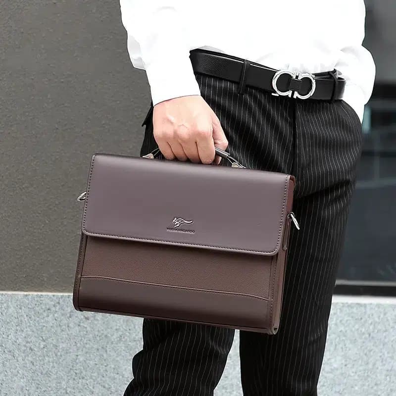 Leren Aktetas Met Kangaroo Detail (Kleur: Bruin)