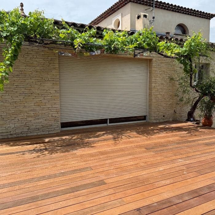 Lame terrasse bois exotique - ITAUBA - LISSE - Ep.21 mm / l.145 mm - Grandes longueurs-NATURE BOIS CONCEPT