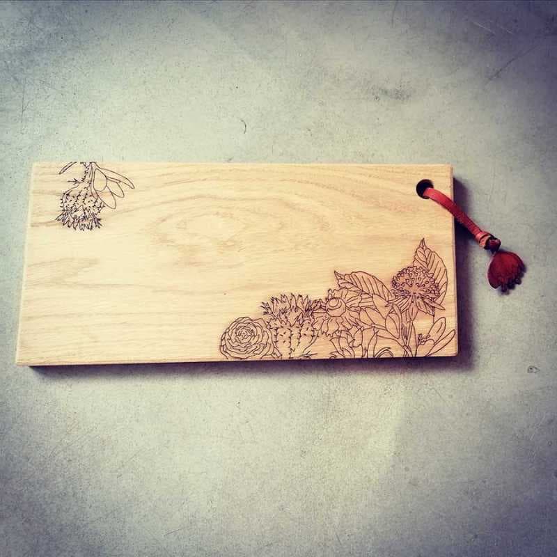 Schneidbrett ""Hautblumen"" 38 cm x 18 cm x 2 cm