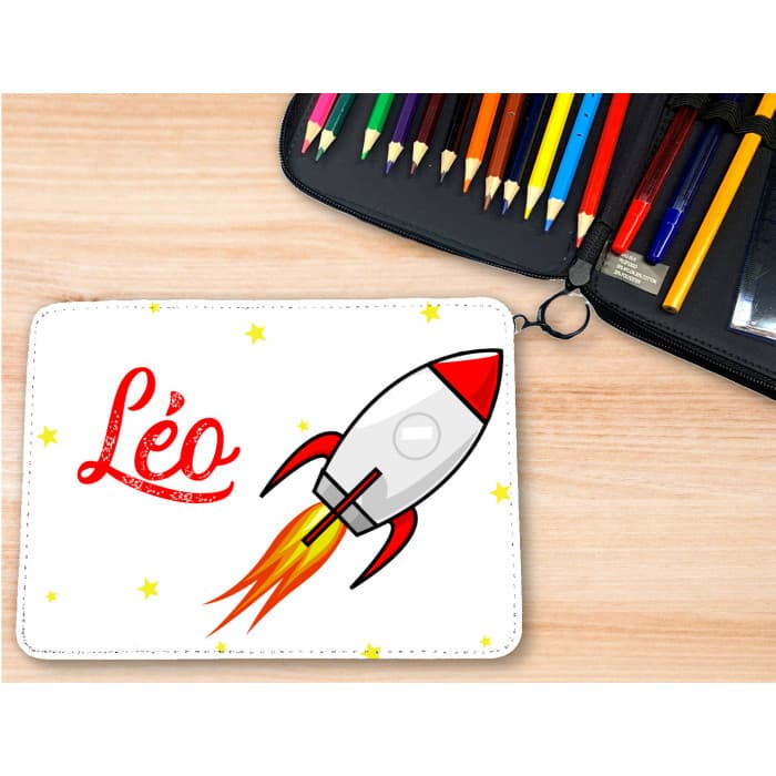 Trousse personnalisable remplie de crayons modèle fusée