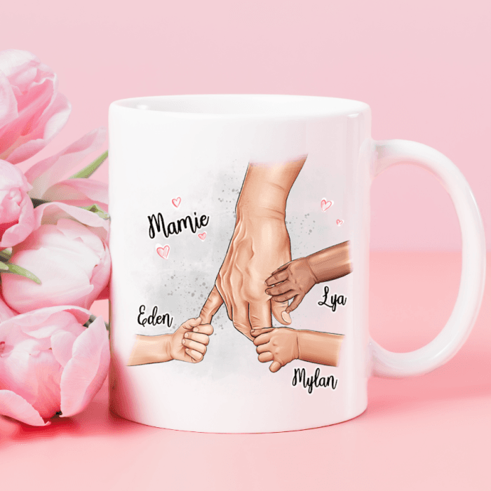 Mug grand-parent personnalisable avec mains petits enfants