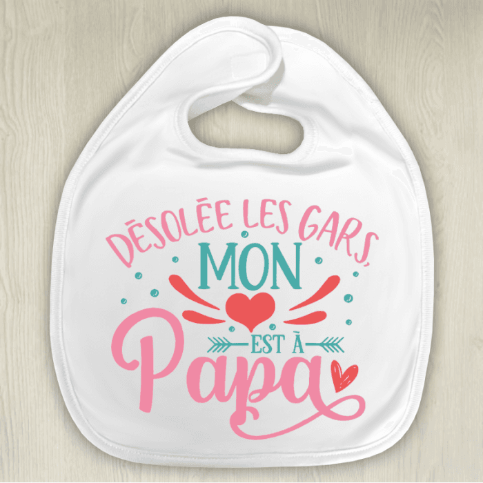 Bavoir personnalisé mon coeur est à papa