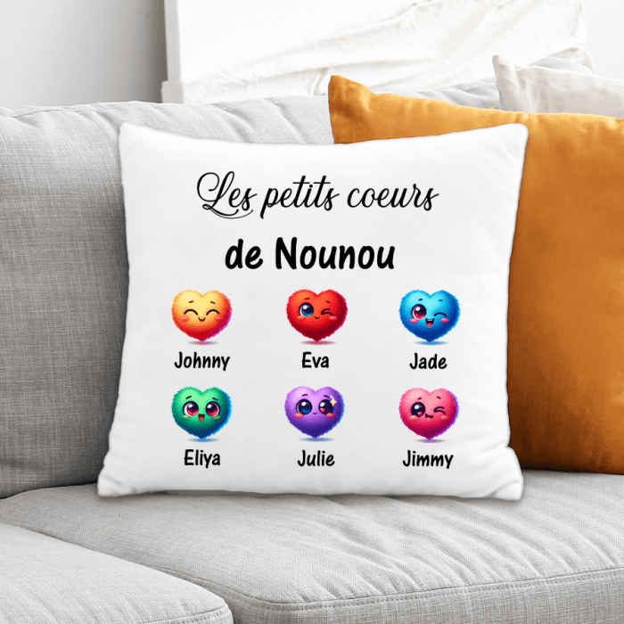 Coussin personnalisable avec coeurs et prénoms
