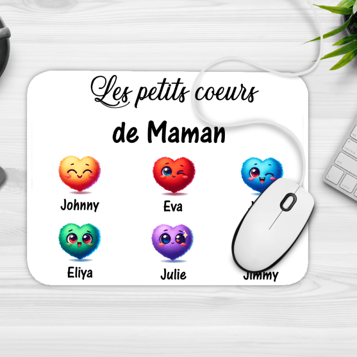 Tapis de souris personnalisable avec coeurs et prénoms