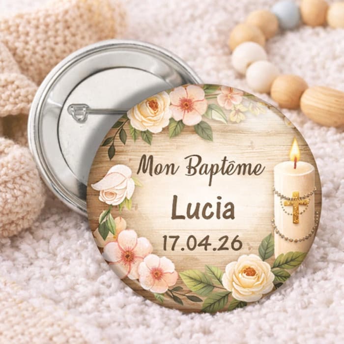 Badge baptême personnalisé fleurs – prénom & date