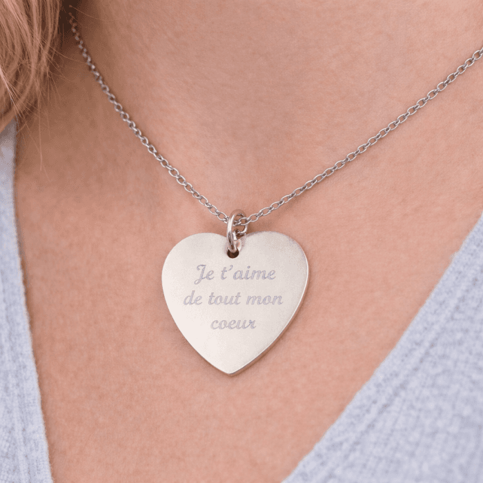 Collier coeur gravé