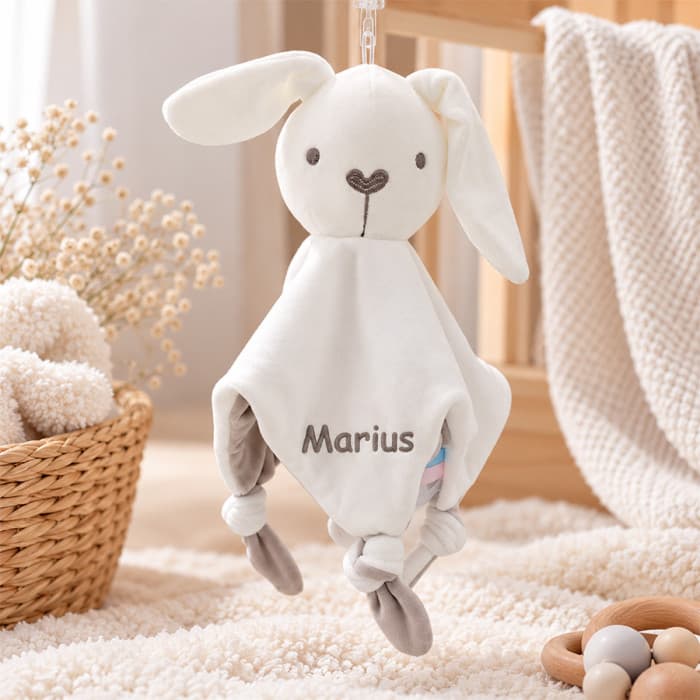 Doudou brodé avec prénom lapin