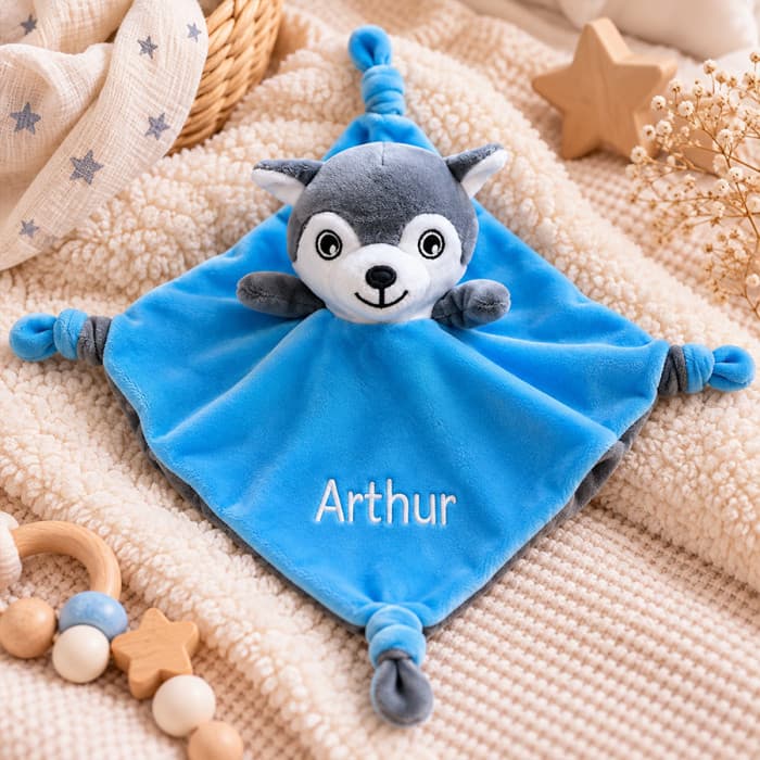 Doudou brodé avec prénom husky bleu