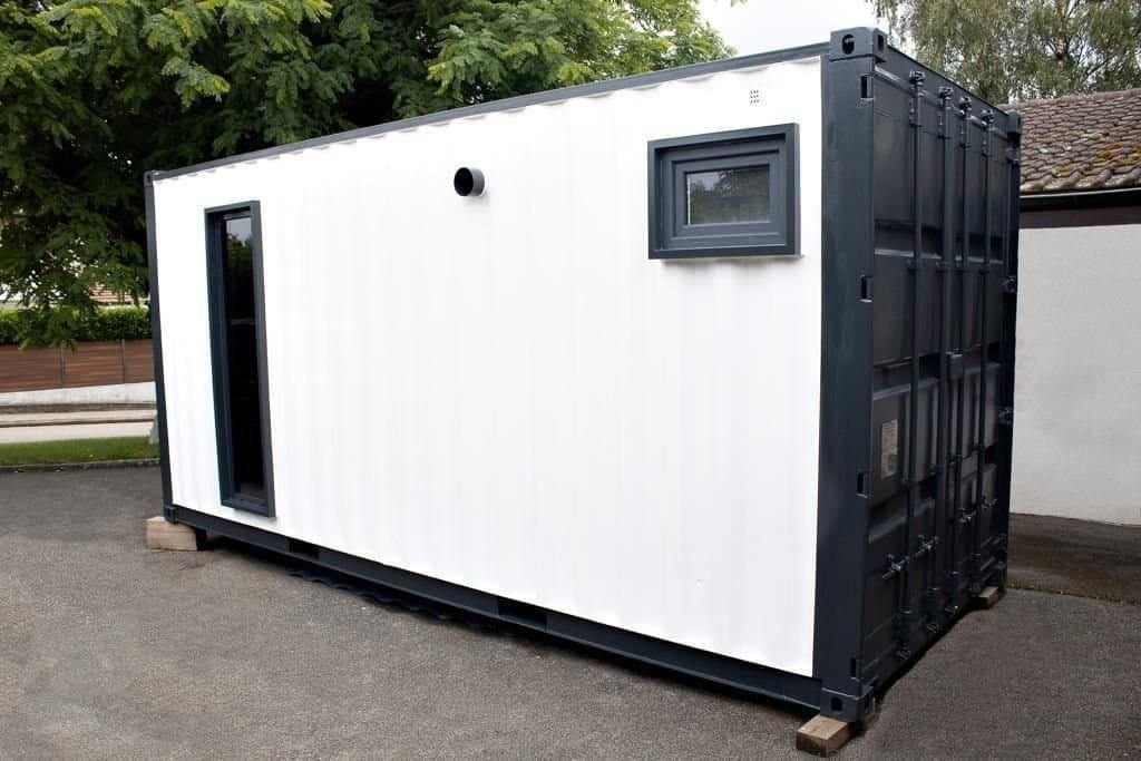 Wohncontainer 6 m in Weiß – komplett ausgestattete Wohneinheit