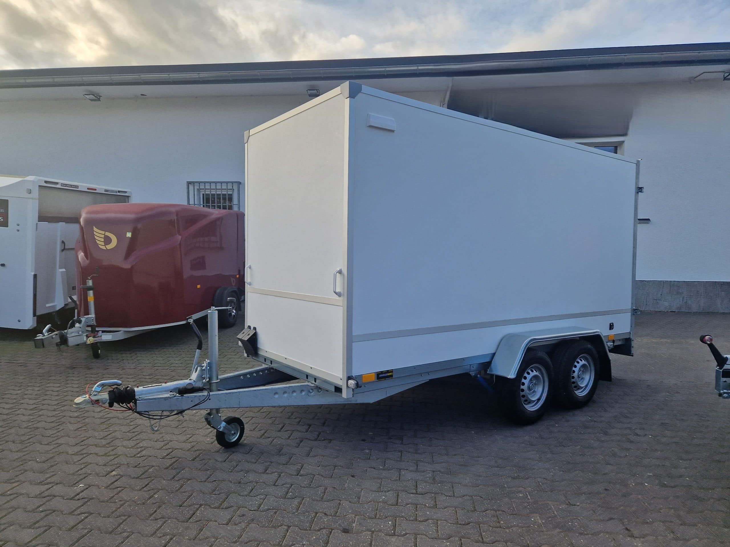 Kargo F2736HTD – remorque fourgon 358 × 146 × 180 cm – PTAC 2 700 kg – 100 km/h