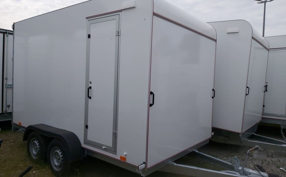 Kargo TFS 360T.01 – remorque fourgon avec rampe et porte latérale 360 × 200 × 210 cm – PTAC 2 700 kg