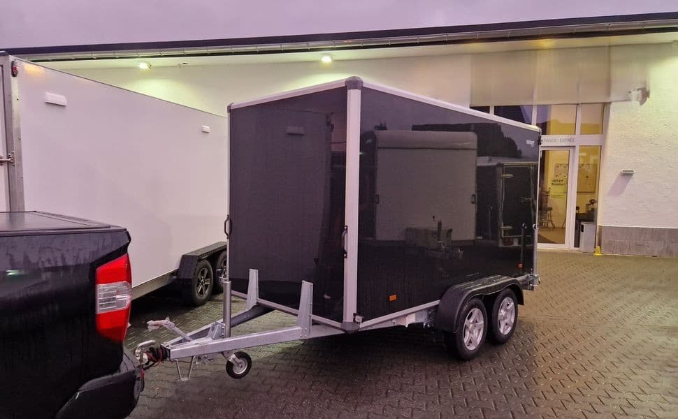 Variant 2517 C4 Edition Black – remorque fourgon 346 × 168 × 188 cm – PTAC 2 500 kg – 100 km/h