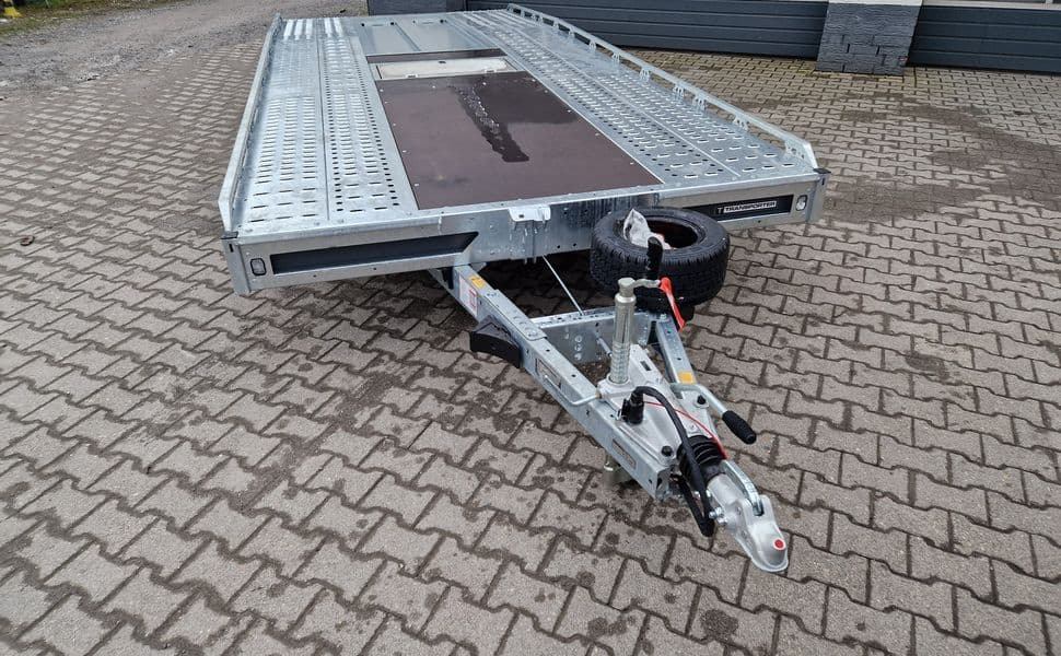 Brian James T Transporter 231 – porte-voiture tridem gris avec rampes 550 × 224 cm – PTAC 3 500 kg